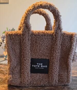 Marc Jacobs The Tote Bag Teddy Shearling Camel Small M0016740-230 Crossbody